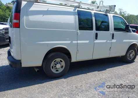 2017 Chevrolet Express 2500 Work Van from USA, damaged, VIN 1GCWGAFF9H1268851